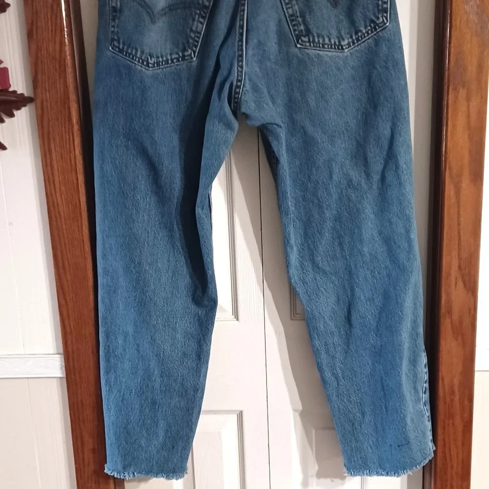 Levi’s 550 Relaxed Fit Faded Distressed Washed Jeans